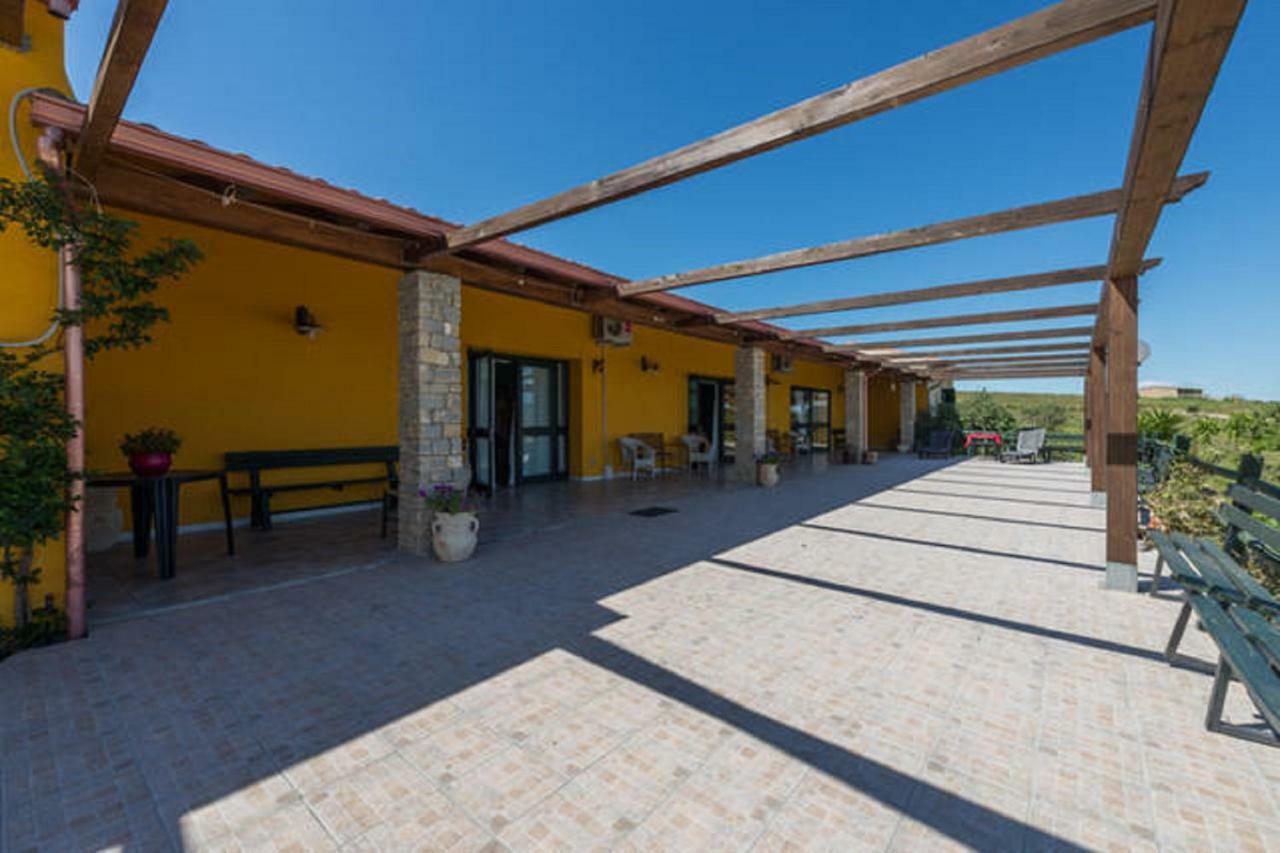 Cuaddus E Tellas Nuragus Exteriör bild